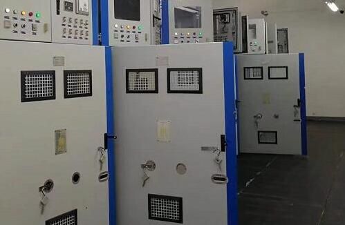 高壓電容補償柜里面的電抗器有什么作用？