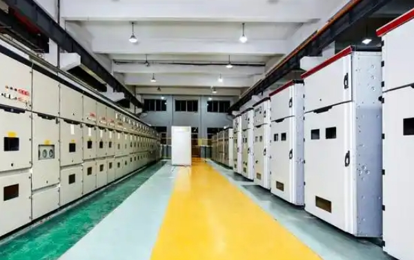 為何低壓無(wú)功補(bǔ)償選擇電容器而非SVG，并聯(lián)電容器與SVG有啥區(qū)別
